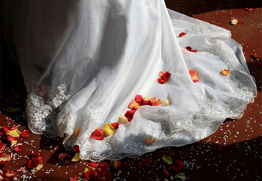 Как постирать свадебное платье в домашних условиях легко