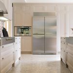 Встроить обычный холодильник в кухонный гарнитур — легко!
