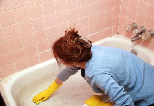 Как очистить ванну от ржавчины: средство от желтизны