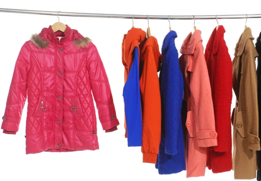 Как стирать куртку в домашних условиях: чем и на каком режиме