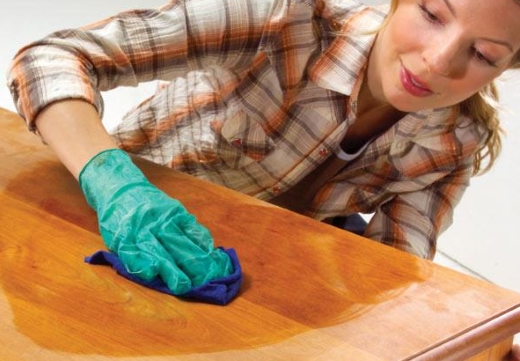 Как почистить полированную мебель в домашних условиях