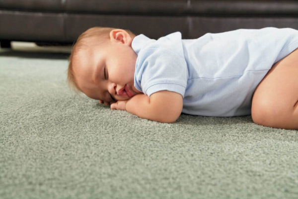 Пятно от йода на ковре — чем убрать