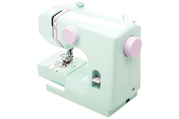 ТОП-46 лучших швейных машинок для дома на 2024 год