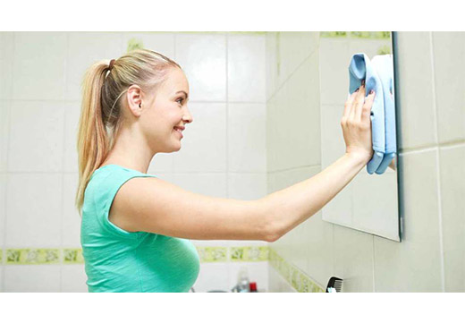 Как помыть зеркало без разводов: эффективные методы