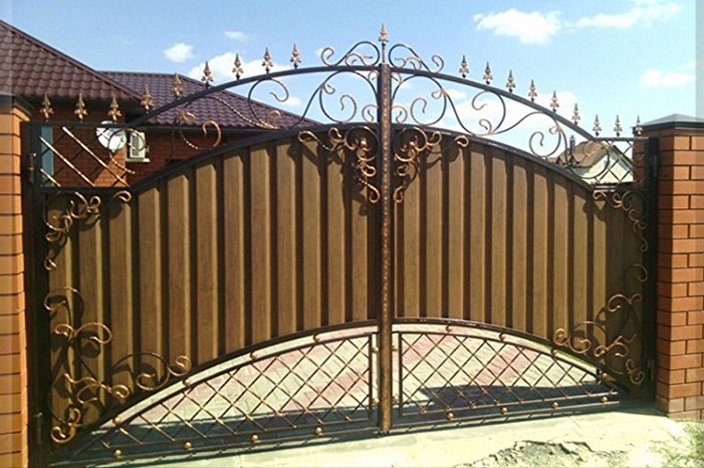Кованые ворота из профнастила 2024: ТОП-120 идей с фото