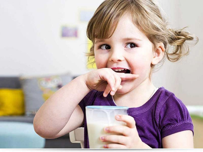 Молоко с содой от кашля - рецепт взрослому и ребенку: с маслом и медом, пропорции, отзывы, противопоказания