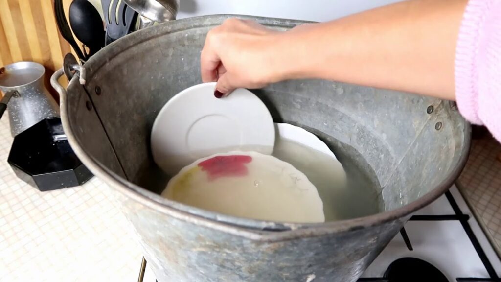 Сода как моющее средство: как применять, с мылом, с перекисью, инструкция, эффективные рецепты, польза и вред